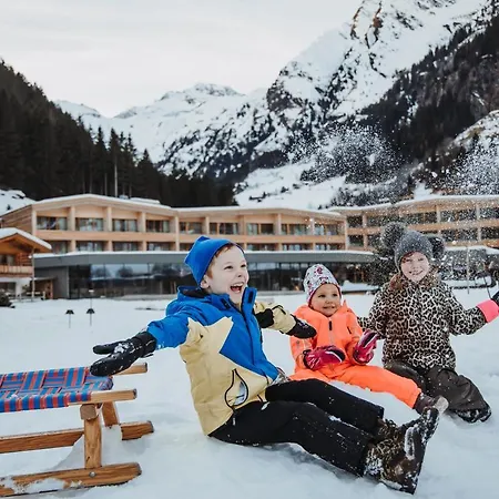 Feuerstein Nature Family Hotel 5*